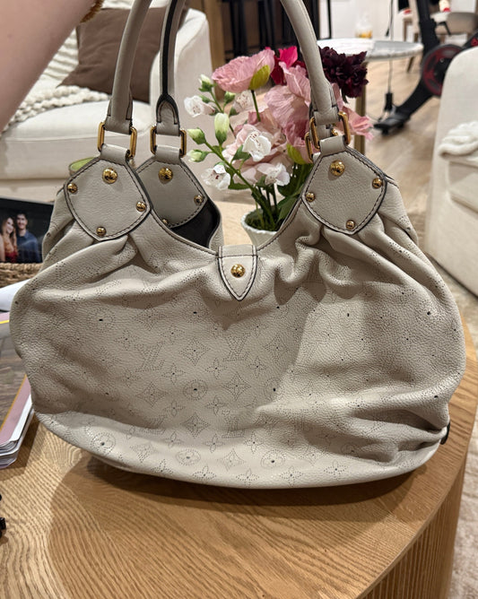 Pre-Owned Louis Vuitton XL Hobo Mahina Leather