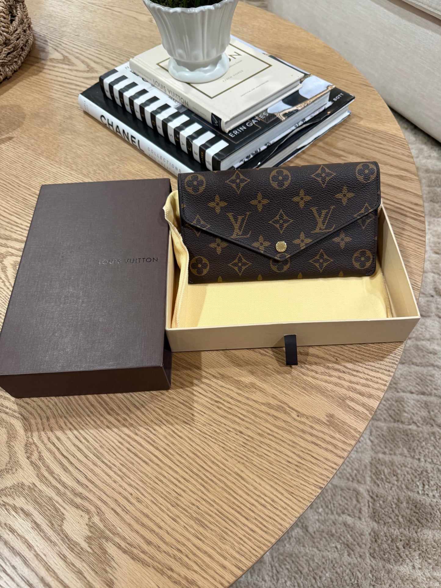 Pre-Owned Louis Vuitton Sarah Wallet NM Monogram Canvas